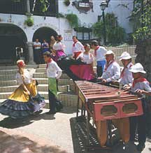 Mamarimbas in Costa Rica